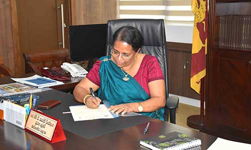 Mrs. J.M.C. JayanthiWijethungeassumes duties as the Chief Secretary of the Western Province.